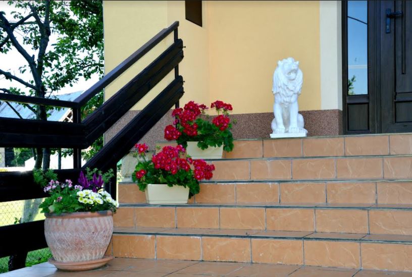 Vrbov - vila Bretz vstupné schodisko